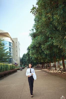 共享女儿小诗1～10章的背景资料